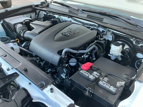 Certified 2023 Toyota Tacoma TRD Off-Road image 22