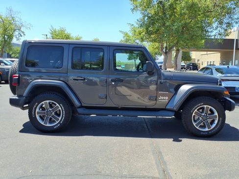 Used 2019 Jeep Wrangler Unlimited Sahara AWD/4WD image 6
