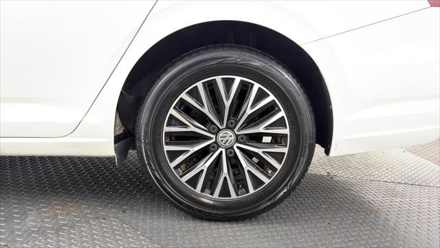 Used 2020 Volkswagen Jetta SE w/ SE Cold Weather Package FWD image 36