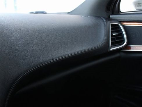 Used 2018 Lincoln MKX Reserve w/ Lincoln MKX Climate Package image 19