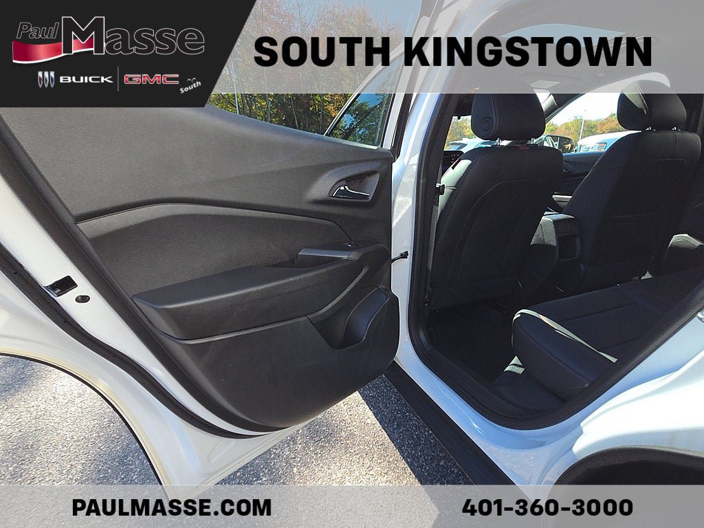 Used 2024 Chevrolet Trax RS w/ Sunroof Package FWD image 19
