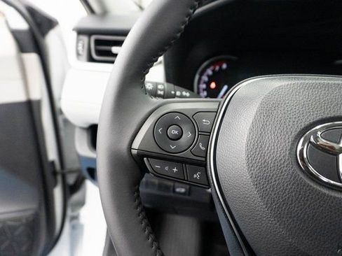 Used 2025 Toyota RAV4 XLE Premium image 23