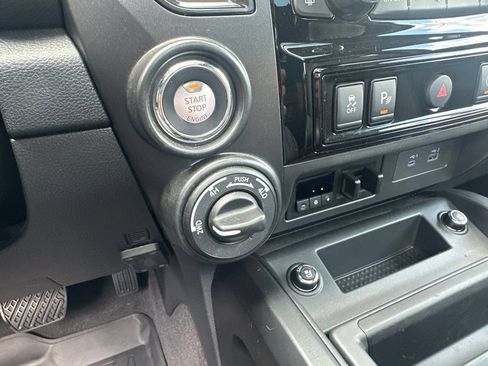 Used 2024 Nissan Titan PRO-4X w/ Pro-4x Convenience Package AWD/4WD image 18