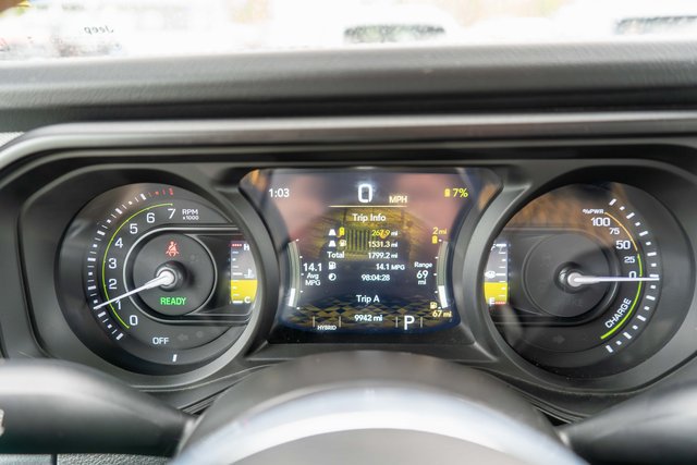 Used 2024 Jeep Wrangler Unlimited Sahara w/ Technology Group AWD/4WD image 20
