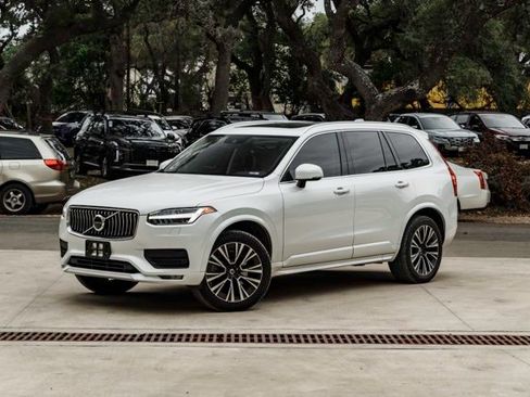 Used 2021 Volvo XC90 T5 Momentum w/ Climate Package image 2