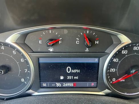 Used 2024 GMC Terrain AT4 w/ Tech Package AWD/4WD image 8