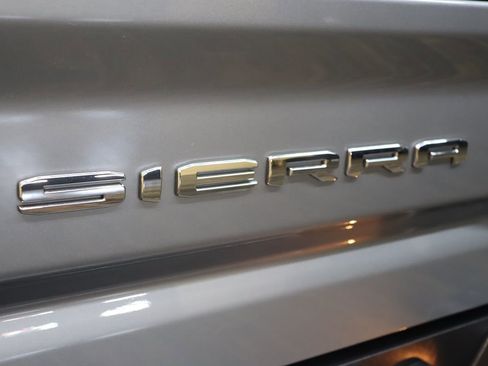 Used 2025 GMC Sierra 2500 SLT w/ SLT Convenience Package AWD/4WD image 30