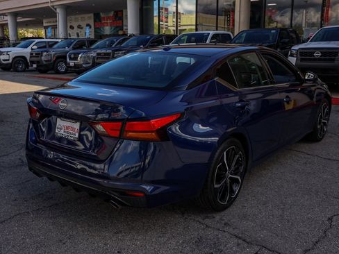 Certified 2023 Nissan Altima 2.5 SR image 4