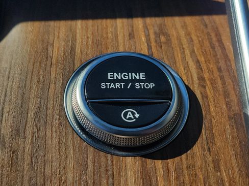 Certified 2025 Mercedes-Benz C 300 Sedan image 24