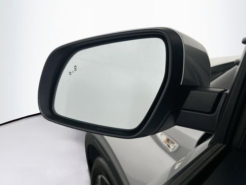 Used 2025 Hyundai Venue SEL image 16