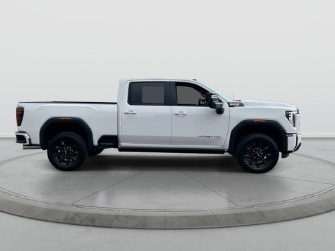 Used 2024 GMC Sierra 2500 AT4 w/ AT4 Premium Plus Package AWD/4WD image 9