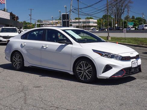 Used 2023 Kia Forte GT-Line w/ GT-Line Premium Package FWD image 2