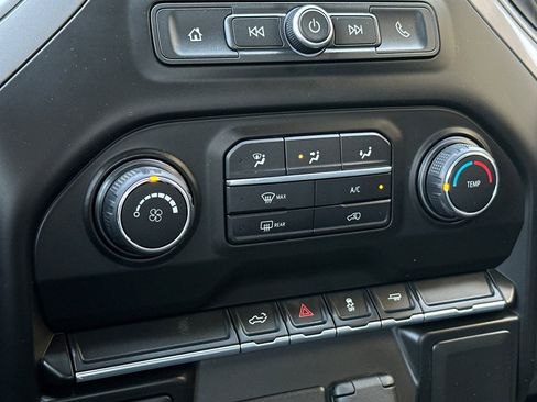 Used 2021 Chevrolet Silverado 1500 Custom image 17