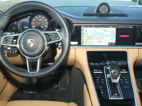 Used 2019 Porsche Panamera 4 image 6