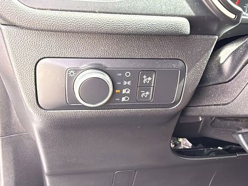 Used 2020 Ford Escape SE image 40