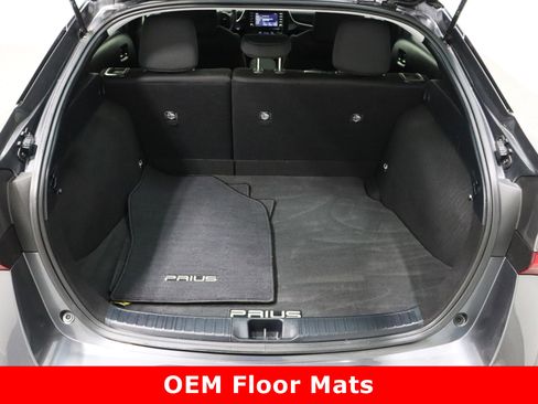 Used 2020 Toyota Prius L Eco image 28