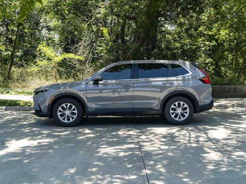 Used 2025 Honda CR-V LX image 6