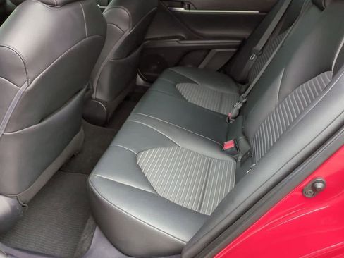 Used 2023 Toyota Camry SE image 18