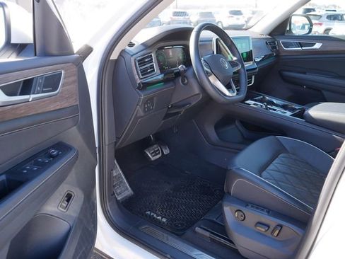Certified 2025 Volkswagen Atlas SEL Premium R-Line image 12