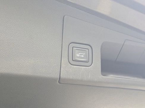 Used 2019 Cadillac XT5 FWD image 13