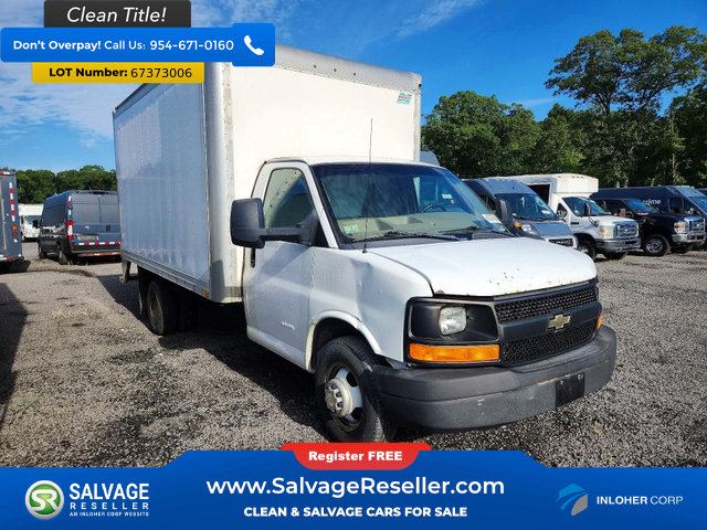 Used 2015 Chevrolet Express 4500 RWD image 5