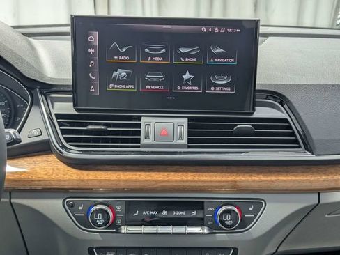 Used 2023 Audi Q5 2.0T Premium w/ Convenience Package AWD/4WD image 12