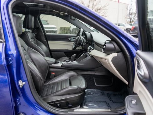 Used 2021 Alfa Romeo Giulia Ti Sport image 10