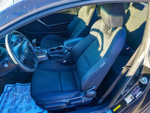 Used 2011 Hyundai Genesis 2.0T image 17