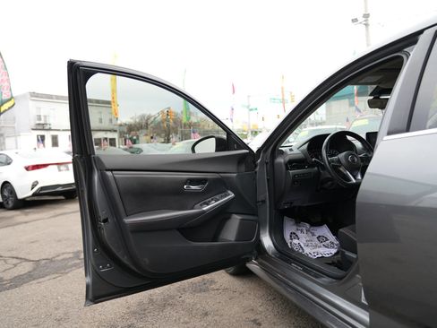 Used 2020 Nissan Sentra SR w/ Lighting Package image 9