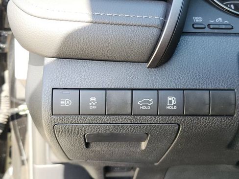Used 2022 Toyota Camry SE FWD image 30