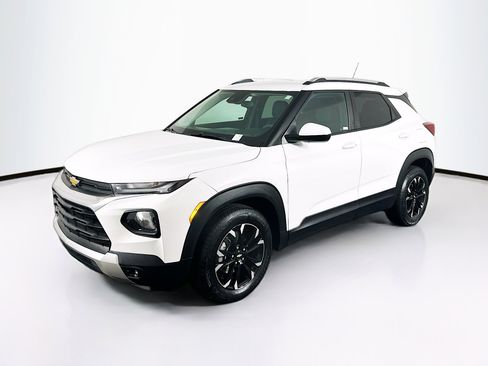 Used 2023 Chevrolet TrailBlazer LT image 3