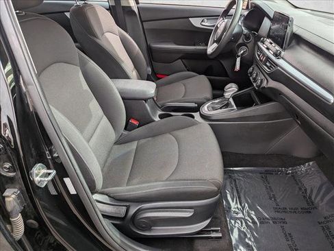 Used 2023 Kia Forte LXS image 18