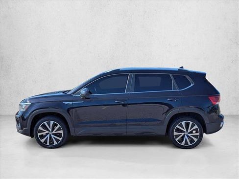 Used 2022 Volkswagen Taos SE FWD image 8