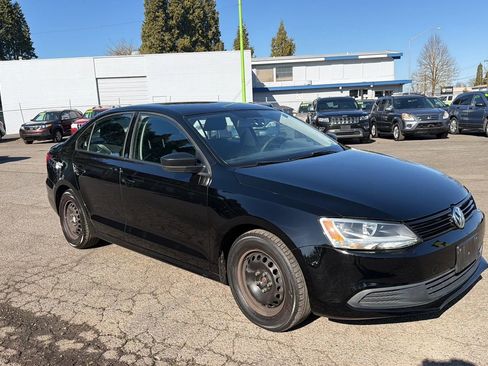 Used 2014 Volkswagen Jetta S image 2