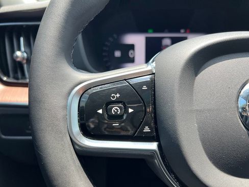 Certified 2024 Volvo XC60 B5 Core AWD/4WD image 20