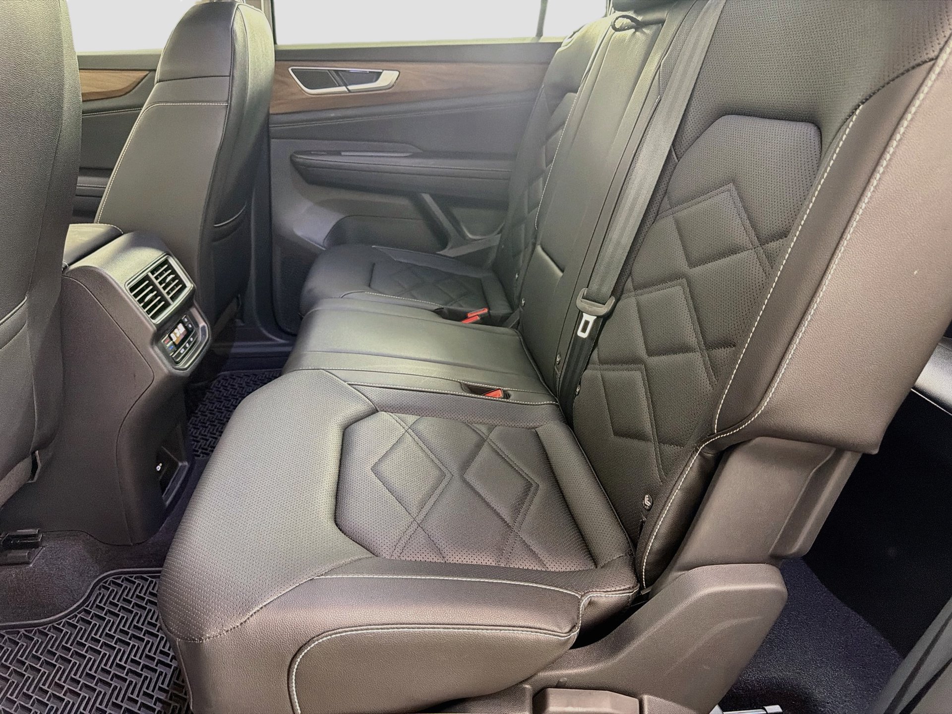 Certified 2026 Volkswagen Atlas SE FWD image 23