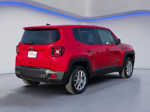 Used 2023 Jeep Renegade Latitude image 8