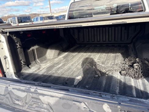 Used 2023 Chevrolet Colorado Z71 w/ Z71 Convenience Package 2 image 12