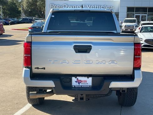 Used 2025 Toyota Tacoma TRD Off-Road image 6