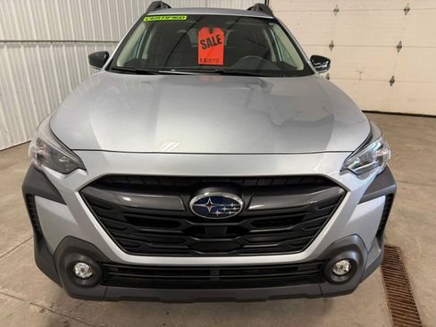 Used 2025 Subaru Outback Premium w/ Popular Package #1A AWD/4WD image 3