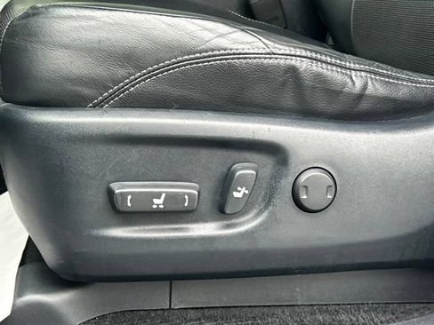 Used 2018 Toyota 4Runner Limited AWD/4WD image 18