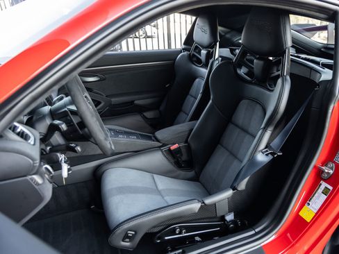 Certified 2025 Porsche 718 Cayman GT4 RS image 5