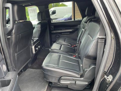 Used 2018 Ford Expedition Max XLT w/ Equipment Group 202A AWD/4WD image 22