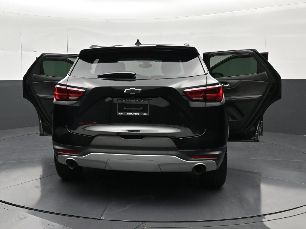 Used 2023 Chevrolet Blazer LT FWD image 32