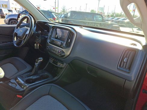 Used 2022 Chevrolet Colorado Z71 w/ Safety Package image 11