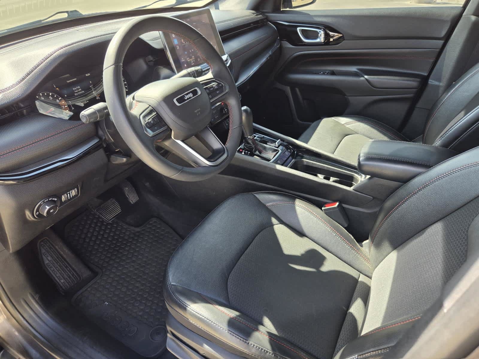 Used 2023 Jeep Compass Trailhawk AWD/4WD image 14