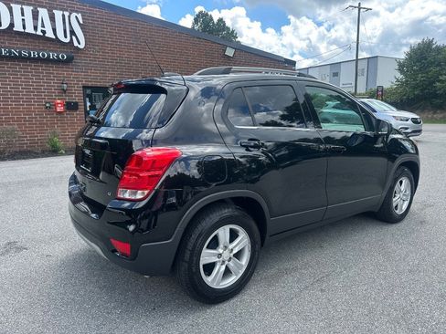 Used 2020 Chevrolet Trax LT FWD image 7