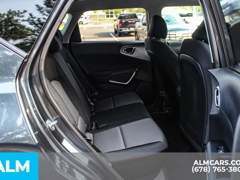 Used 2025 Kia Soul LX w/ LX Technology Package FWD image 18