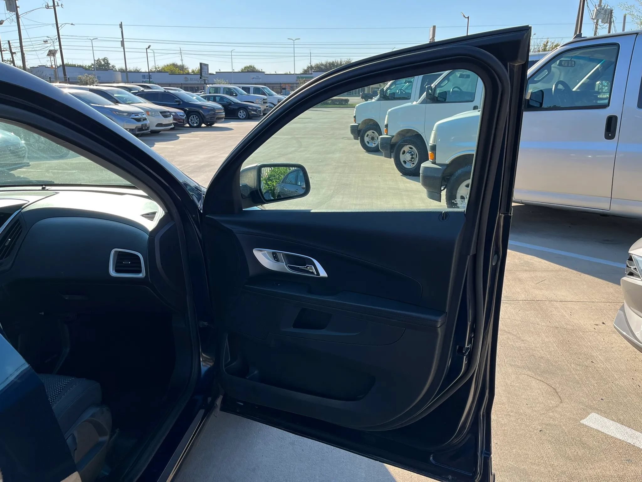 Used 2017 Chevrolet Equinox LS AWD/4WD image 34