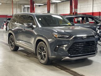 Used 2025 Toyota Grand Highlander AWD video 2